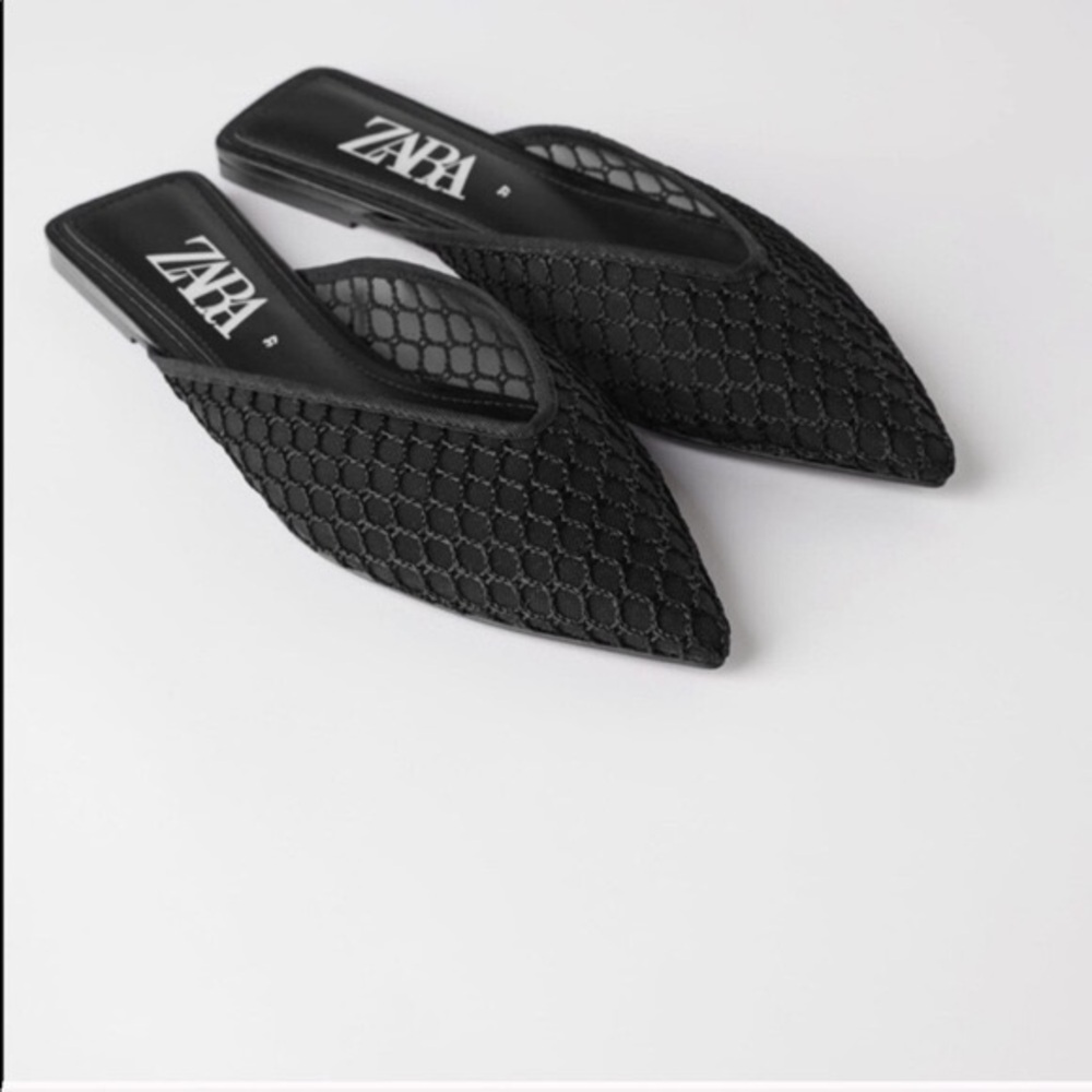 Zara Black Textured Pointed Mules